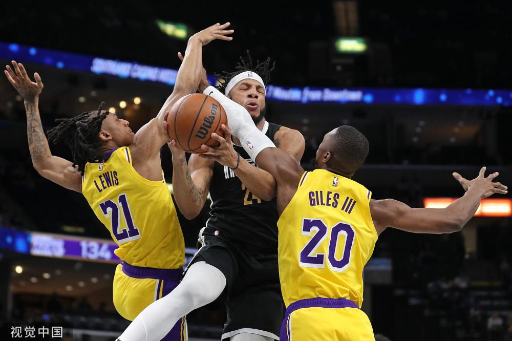 窗引进了两 窗引进了两